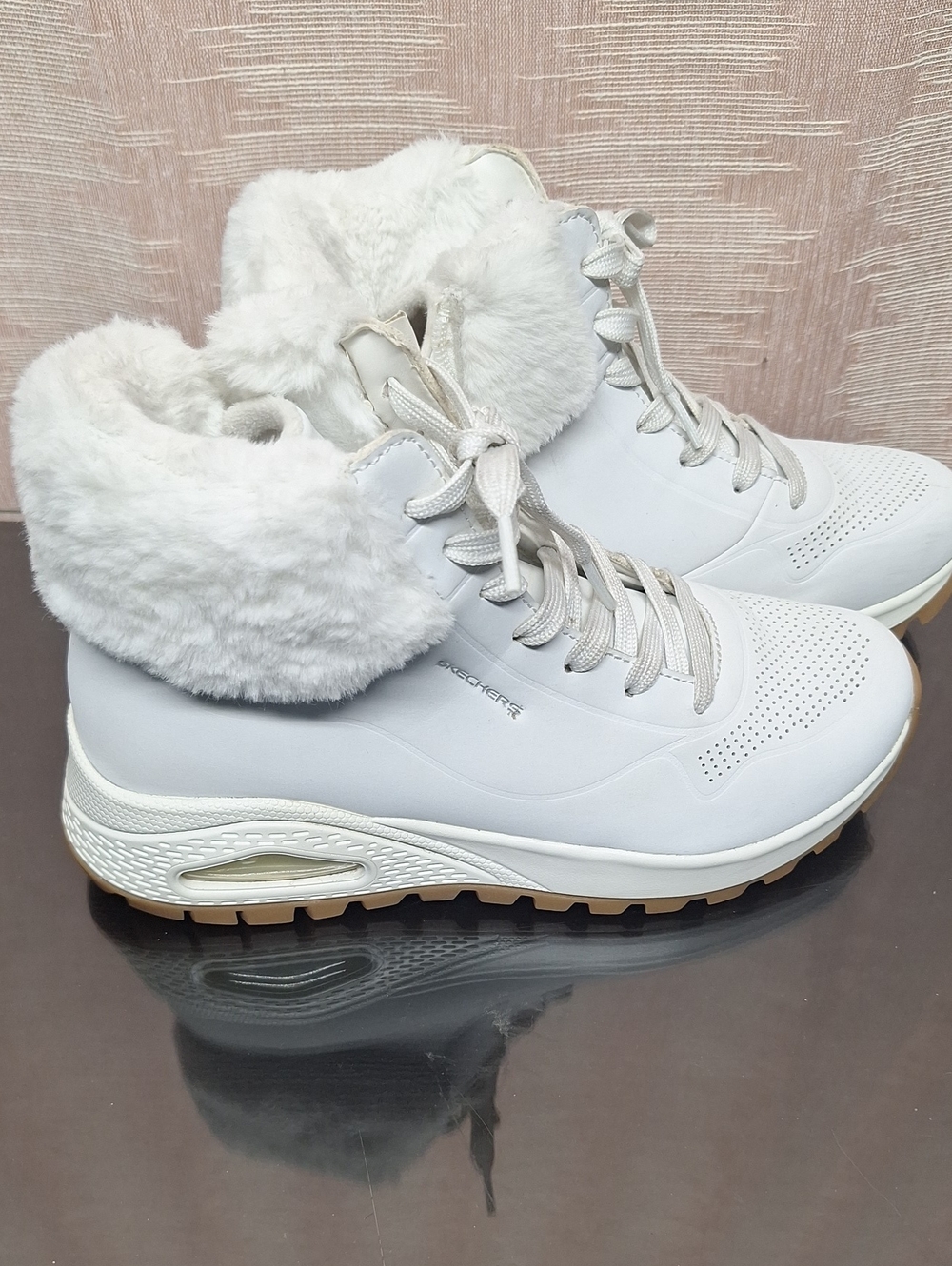 Skechers White Faux-Fur Lined Winter Boots